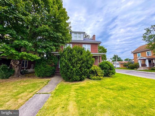 9 Lombardy Cir, LEWISTOWN, PA, 17044-2526 | Card Image