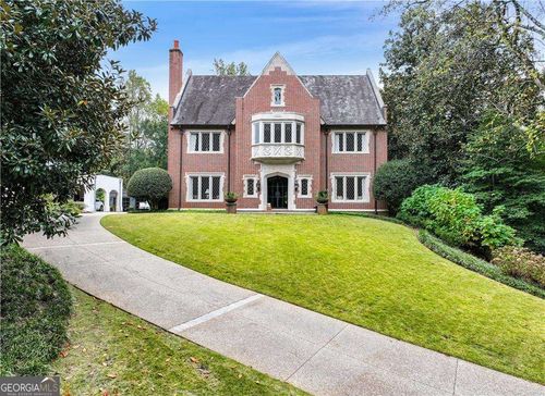 369 Pine Tree Dr Ne, Atlanta, GA, 30305-3414 | Card Image