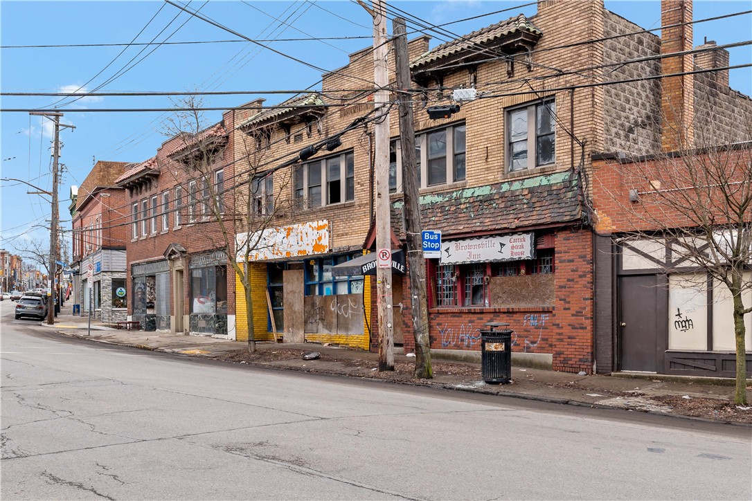 Commercial Sale in Carrick