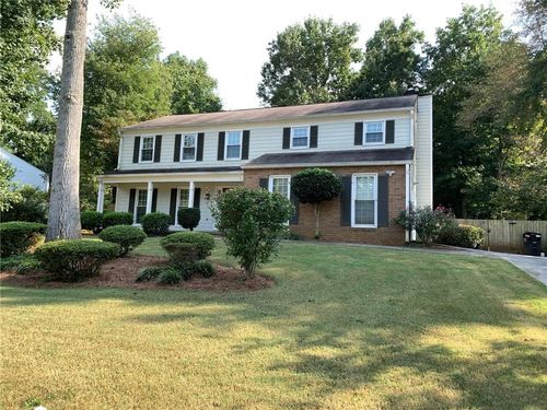 4536 Woodlawn Lake Dr, Marietta, GA, 30068-4261 | Card Image