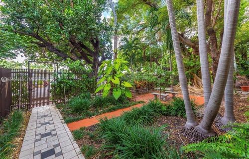 apt-4-1135 Meridian Ave, Miami Beach, FL, 33139-4526 | Card Image
