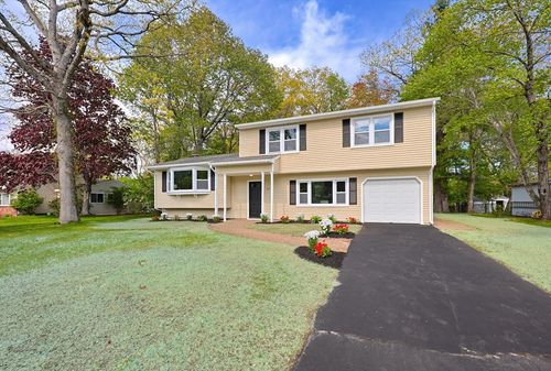 37 Temi Rd, Holliston, MA, 01746-1252 | Card Image