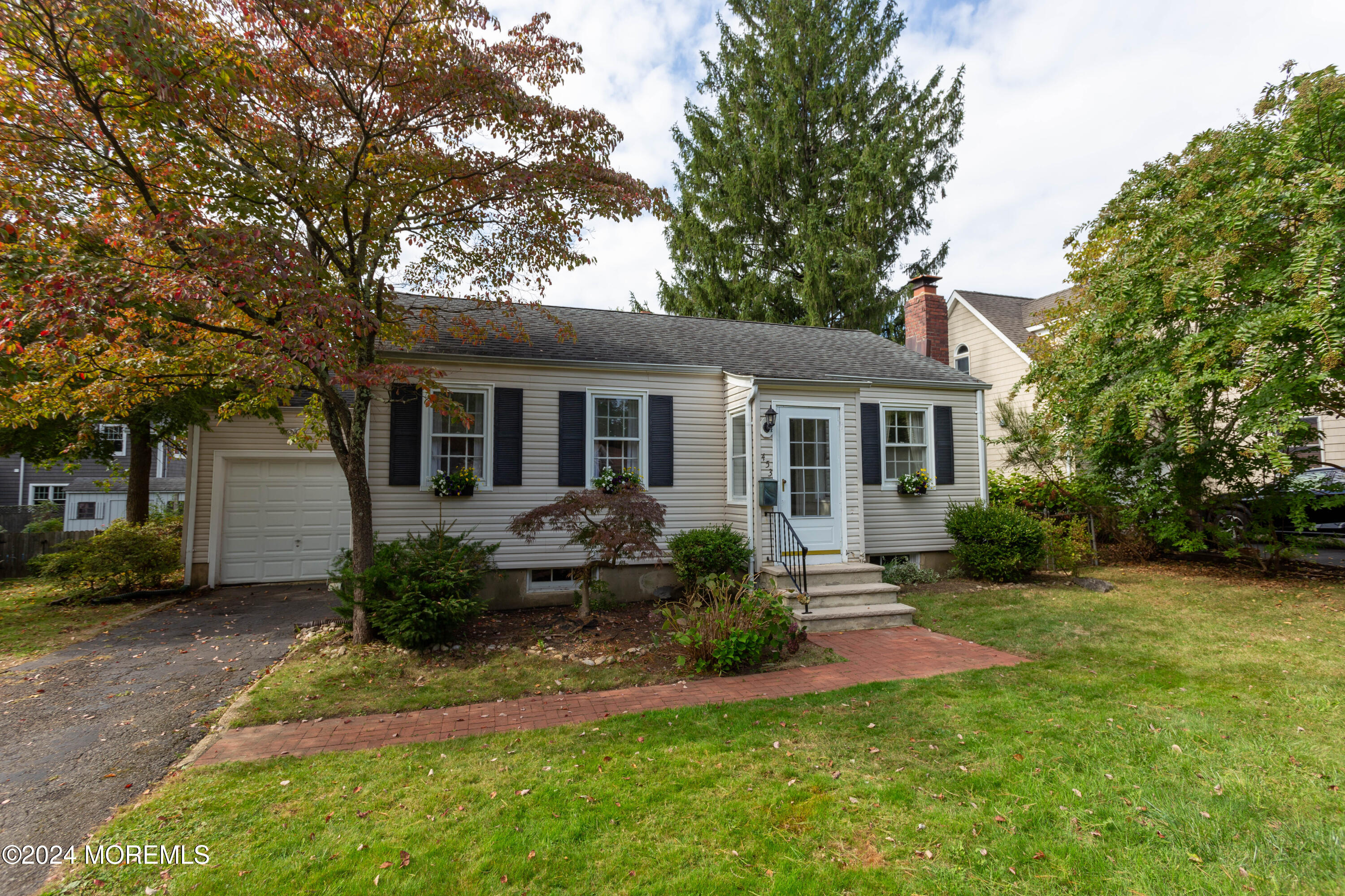 Branch Ave, Little Silver, NJ 07739