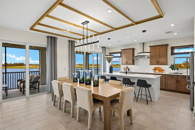 Model Dining | Image 12