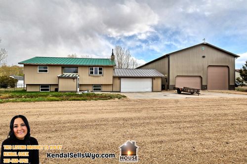 40 Lakeview Dr, Douglas, WY, 82633-9001 | Card Image