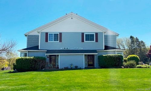3 Magnolia Ln, Warwick, NY, 10990-3847 | Card Image