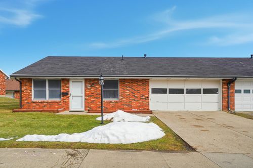 3250 Argonne Ln N, Springfield, OH, 45503-1256 | Card Image