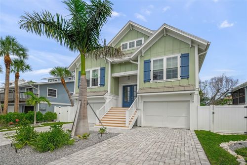 212 70th St, HOLMES BEACH, FL, 34217-1323 | Card Image