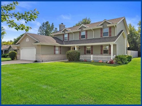 W143N10771 Wooded Hills Drive, Germantown, WI, 53022 | Card Image