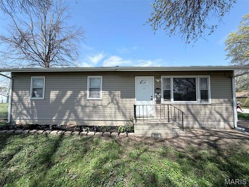 111 Miskell Blvd, Cahokia, IL, 62206-2135 | Card Image