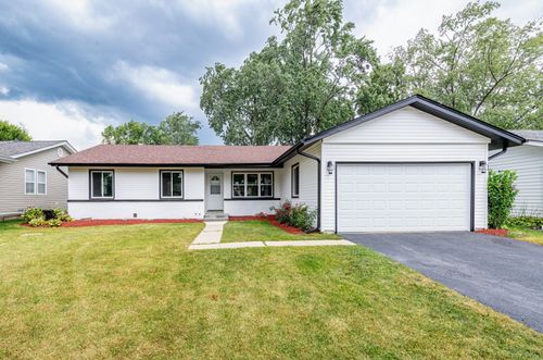 72 Braemar Dr, Elk Grove Village, IL, 60007-3916 | Card Image