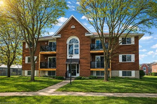 106-565 Greenfield Ave, Kitchener, ON, N2C2P3 | Card Image