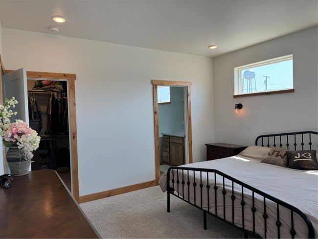 Master Bedroom w/ walk-in closet | Image 22