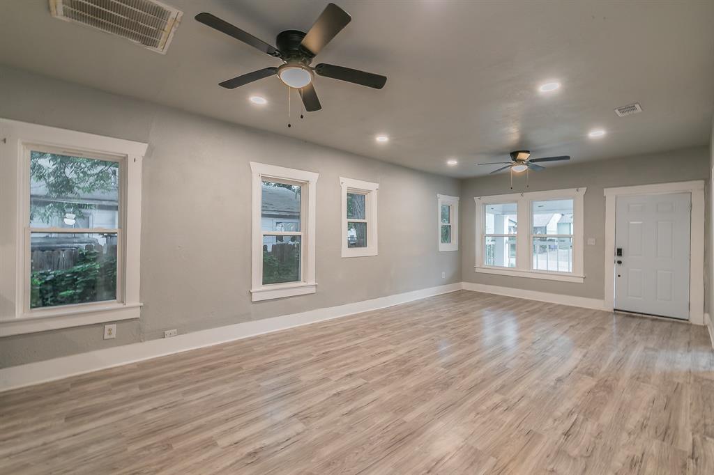 Baltimore Ave, Fort Worth, TX 76104