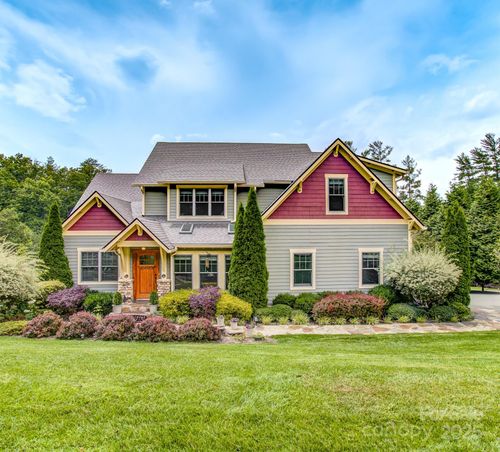 35 Village Pointe Ln, Asheville, NC, 28803-2761 | Card Image