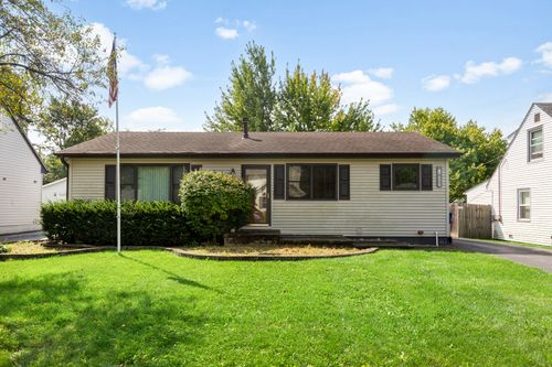 18207 W Big Oaks Rd, Grayslake, IL, 60030-2017 | Card Image