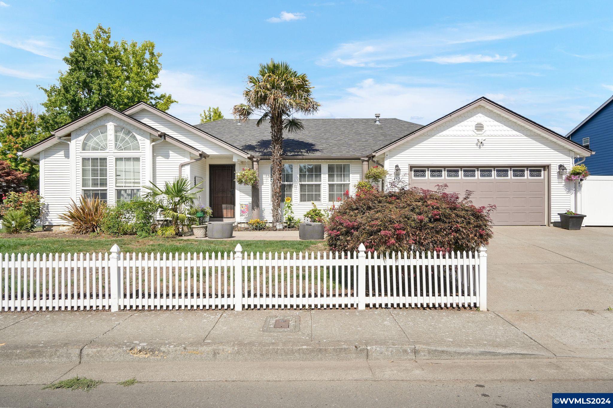 Raccoon Ave, Salem, OR 97305