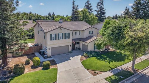 5821 W Sunnyview Ave, Visalia, CA, 93291-9133 | Card Image