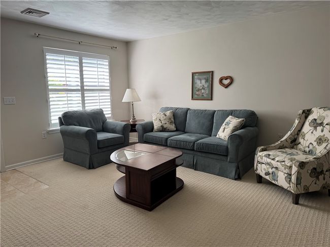 1523 Timothy Dr, Condo with 2 bedrooms, 1 bathrooms and 1 parking in Derry Twp PA | Image 8