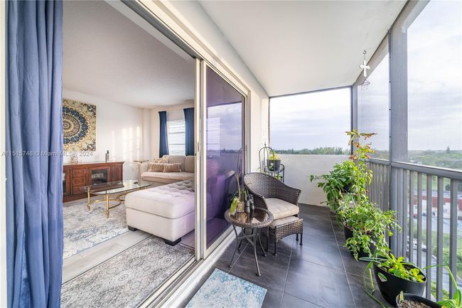 APT-914 - 4174 Inverrary Dr, Condo with 2 bedrooms, 2 bathrooms and null parking in Lauderhill FL | Image 9