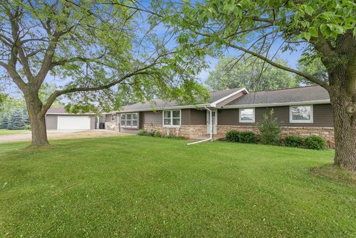 528 Round Lake Road, BRILLION, WI, 54110 | Card Image