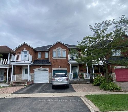 upper-25 Oliti Crt, North York, ON, M9L3A3 | Card Image