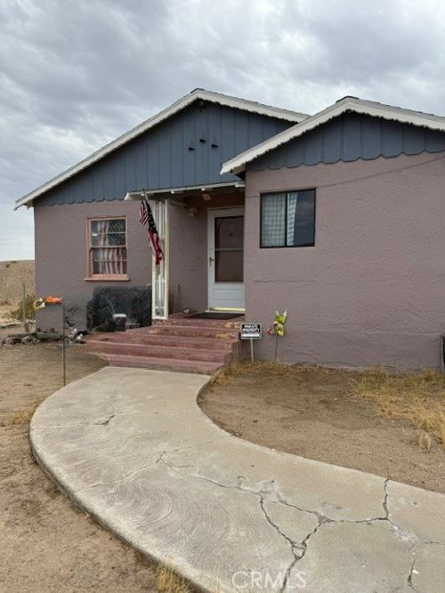 313 Desnok St, Needles, CA, 92363-3929 | Card Image