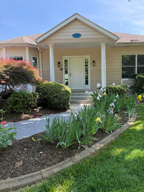 2326 Lake Retreat Rd, Huddleston, VA, 24104-3273 | Card Image