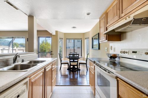 29 Sailmaker Court, San Rafael, CA, 94903 | Card Image