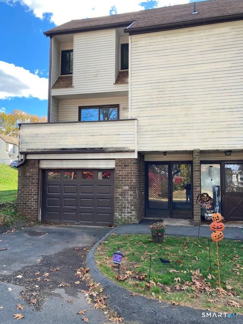 4f-285 Queen St, Southington, CT, 06489 | Card Image