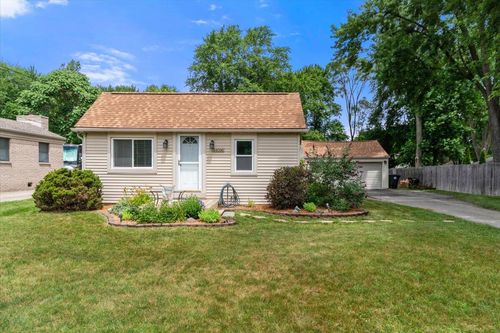 34066 Orangelawn St, Livonia, MI, 48150-2636 | Card Image
