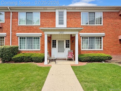 141-19829 Arthur St, Harper Woods, MI, 48225-1853 | Card Image