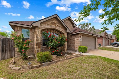 2312 Wakecrest Dr, Fort Worth, TX, 76108-6951 | Card Image