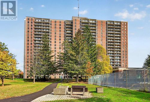 301-665 Bathgate Dr, Ottawa, ON, K1K3Y4 | Card Image