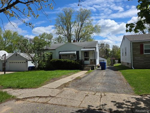 105 S Roslyn Road, Waterford Charter Township, MI, 48328 | Card Image