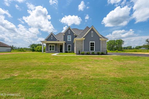 701 Fogg Rd, Nesbit, MS, 38651 | Card Image