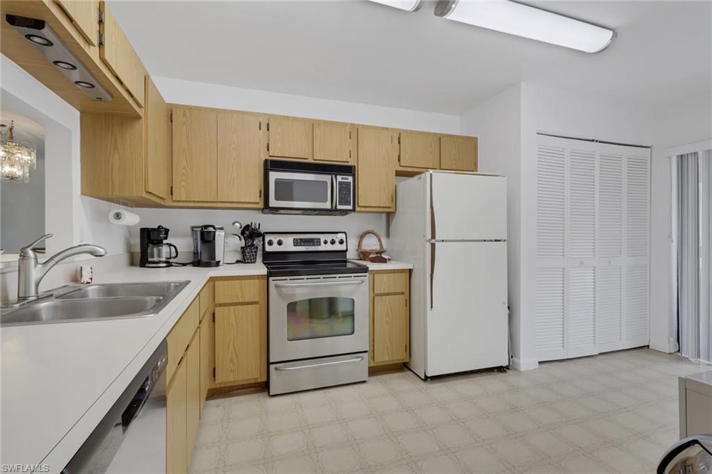 Residential in NORTH FORT MYERS