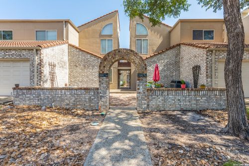 apt-n-201 W Craig Pl, San Antonio, TX, 78212-3469 | Card Image