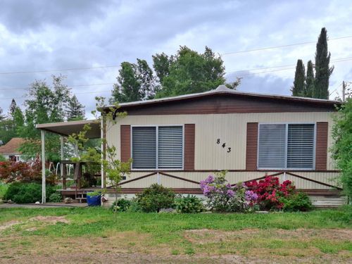 843 Fruitdale Dr, Grants Pass, OR, 97527-5273 | Card Image