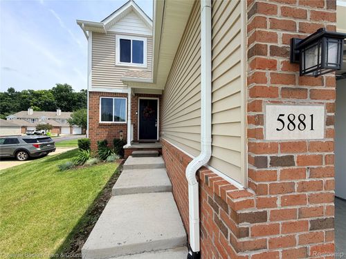 5881 Woodruff View Dr, Brighton, MI, 48116-8421 | Card Image