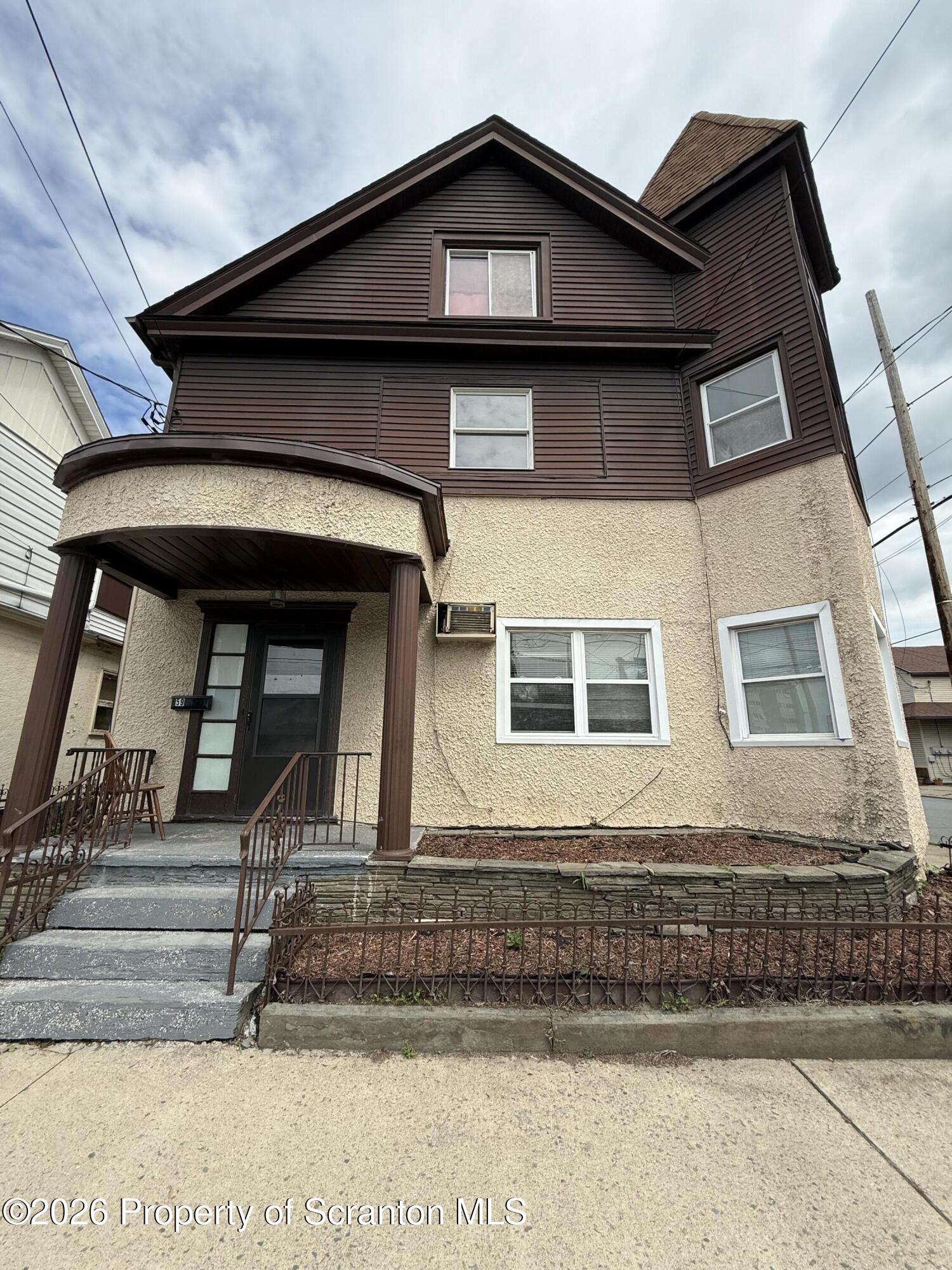 59 7Th Ave, Carbondale, PA 18407