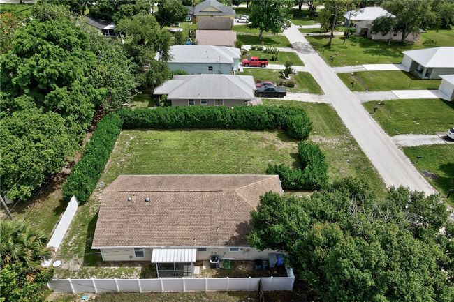 2225 86 Th Dr, House other with 2 bedrooms, 2 bathrooms and null parking in Vero Beach FL | Image 6