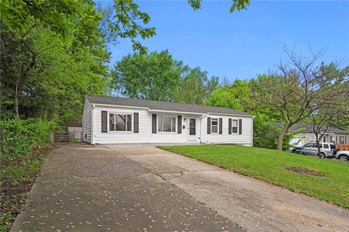 15016 Fuller Ave, Grandview, MO, 64030-4522 | Card Image