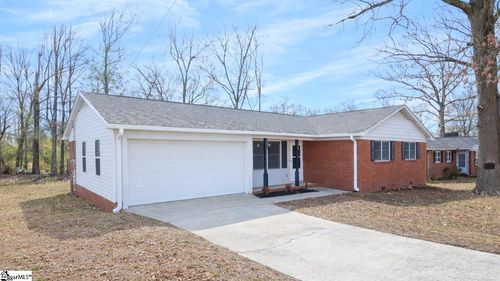 102 Ikes Rd, Taylors, SC, 29687-3762 | Card Image