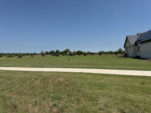 4-208 Interlaken St, Fredericksburg, TX, 78624-3886 | Card Image