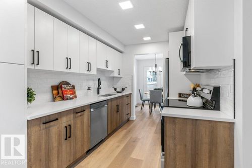 324 Grandin Villge, St. Albert, AB, T8N2R6 | Card Image