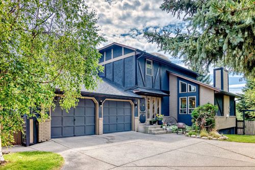 46 Castle Place S, Cochrane, AB, T4C1G4 | Card Image