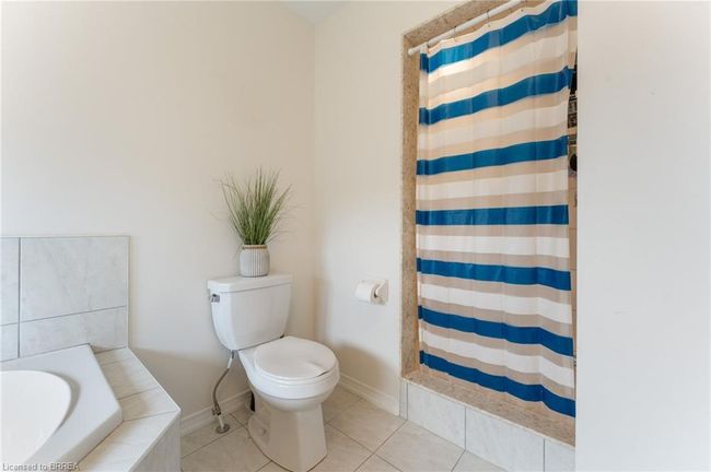 83 Munro Cir, House other with 4 bedrooms, 3 bathrooms and 4 parking in Brantford ON | Image 25