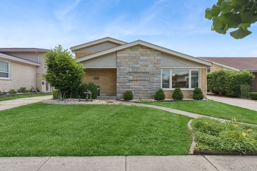 10721 S Kolmar Ave, Oak Lawn, IL, 60453-5348 | Card Image