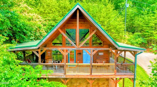 2010 Bird Ridge Rd, Sevierville, TN, 37876 | Card Image